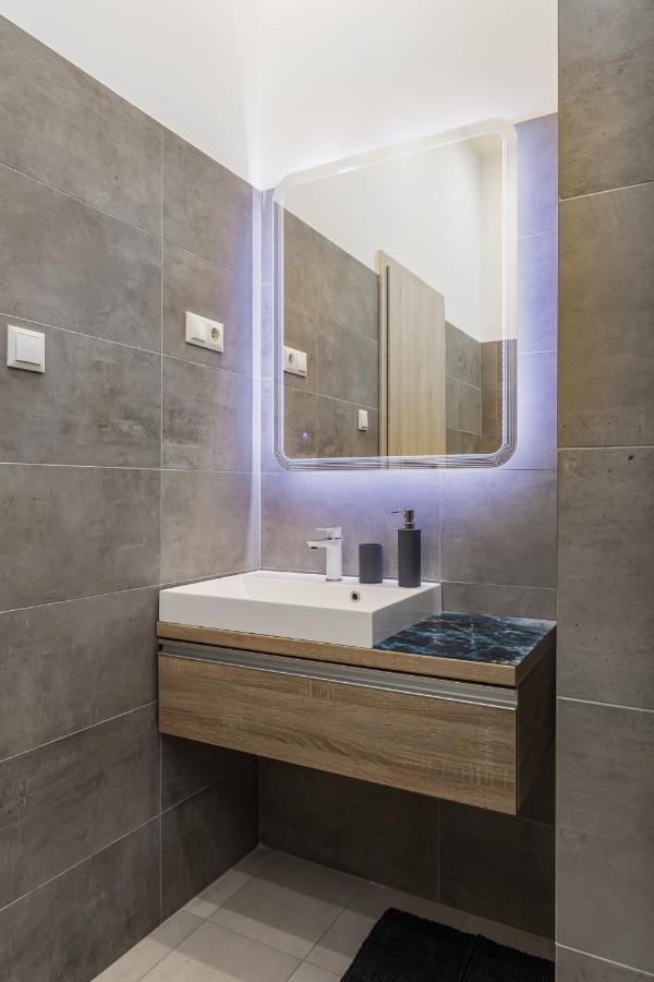 City Center Apartment With Balcony Βουδαπέστη Εξωτερικό φωτογραφία