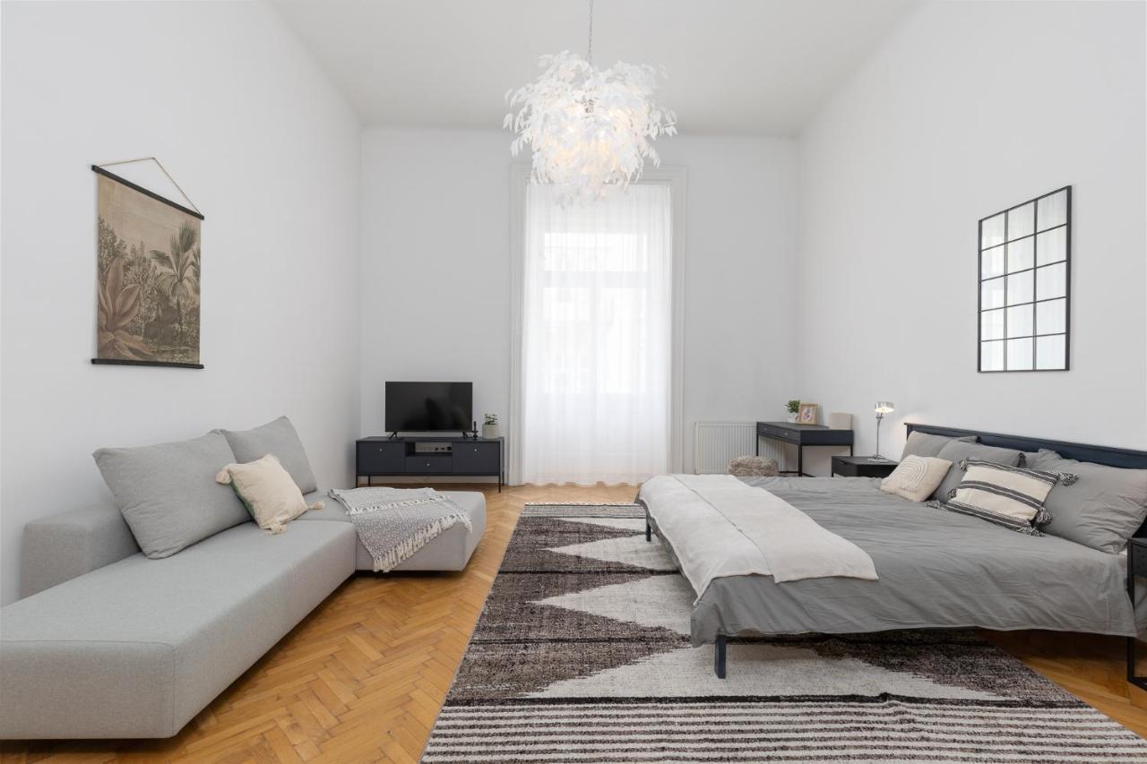 City Center Apartment With Balcony Βουδαπέστη Εξωτερικό φωτογραφία